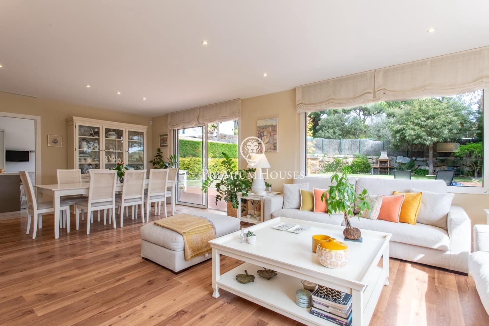 Chalet de 4 habitaciones en Sant Vicenç de Montalt en venta con piscina garaje - 1.300.000 € (Ref: 9674213)