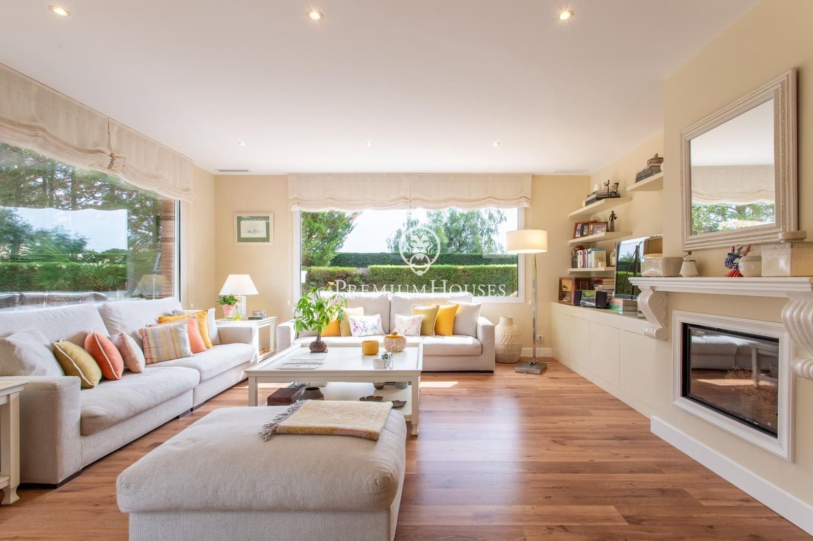 Chalet de 4 habitaciones en Sant Vicenç de Montalt en venta con piscina garaje - 1.300.000 € (Ref: 9674213)