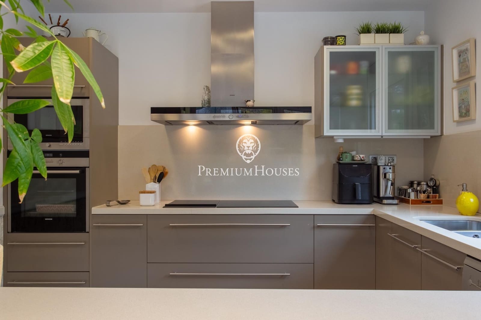 Chalet de 4 habitaciones en Sant Vicenç de Montalt en venta con piscina garaje - 1.300.000 € (Ref: 9674213)