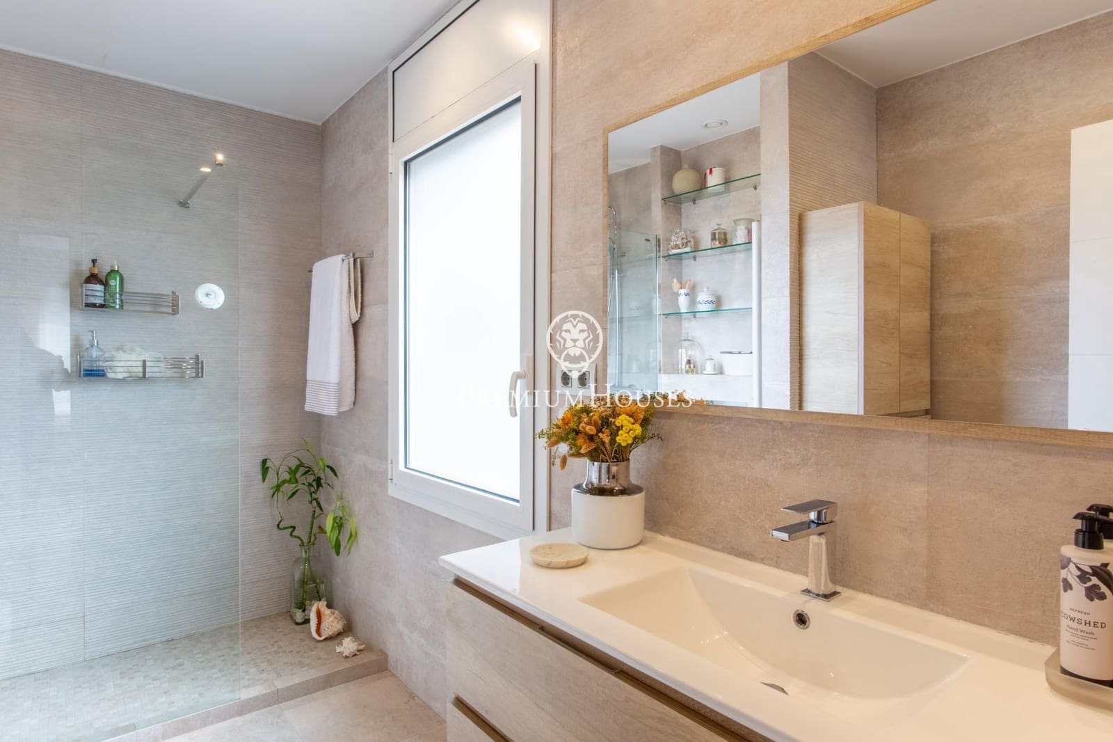 Chalet de 4 habitaciones en Sant Vicenç de Montalt en venta con piscina garaje - 1.300.000 € (Ref: 9674213)