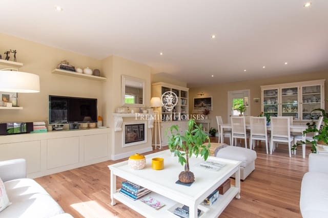 Chalet de 4 habitaciones en Sant Vicenç de Montalt en venta con piscina garaje - 1.300.000 € (Ref: 9674213)