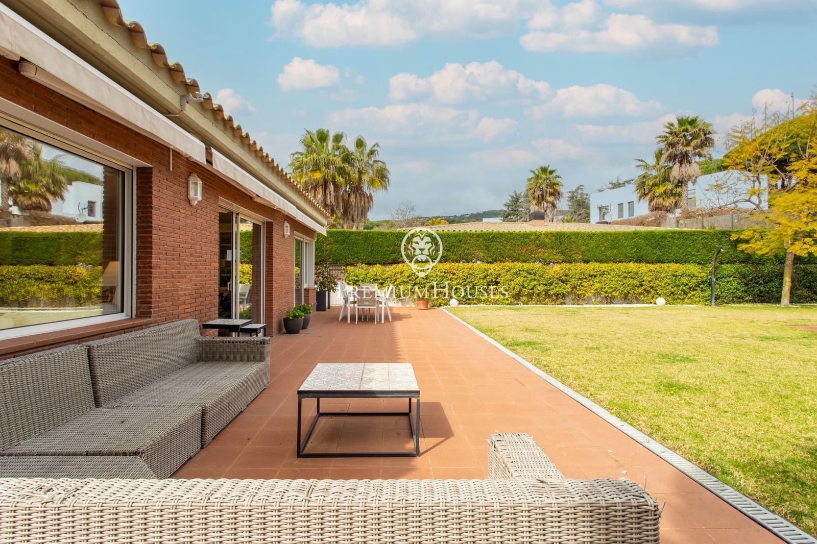 Chalet de 4 habitaciones en Sant Vicenç de Montalt en venta con piscina garaje - 1.300.000 € (Ref: 9674213)