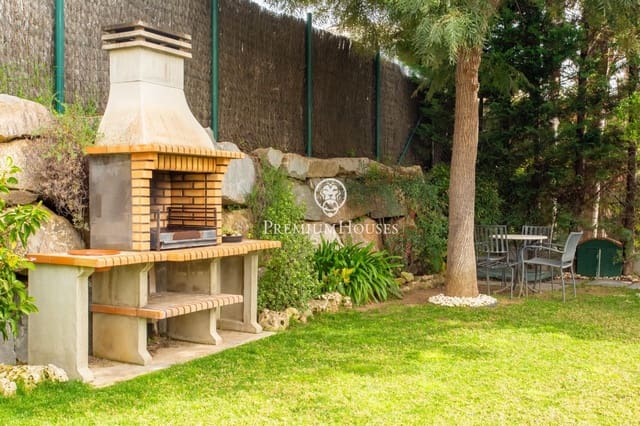 Chalet de 4 habitaciones en Sant Vicenç de Montalt en venta con piscina garaje - 1.300.000 € (Ref: 9674213)