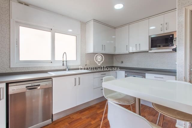 4 soverom Penthouse til salgs i Mataró - € 580 000 (Ref: 9677468)