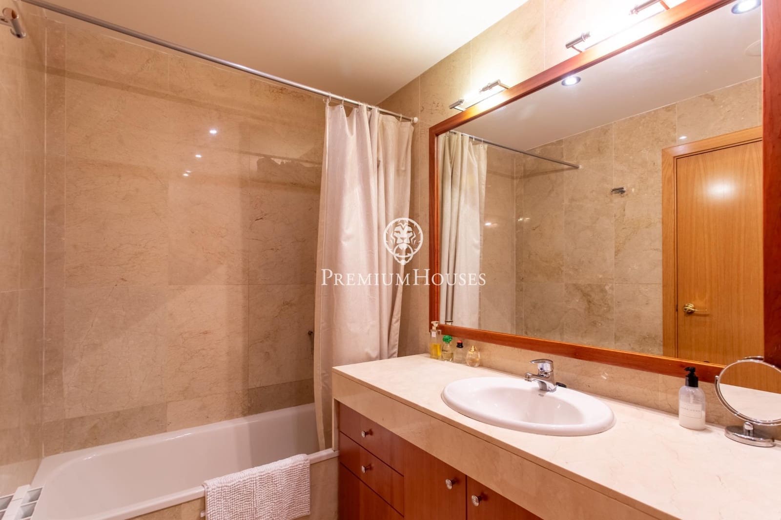 4 quarto Moradia em Banda para venda em Montgat com piscina - 1 230 000 € (Ref: 9679845)