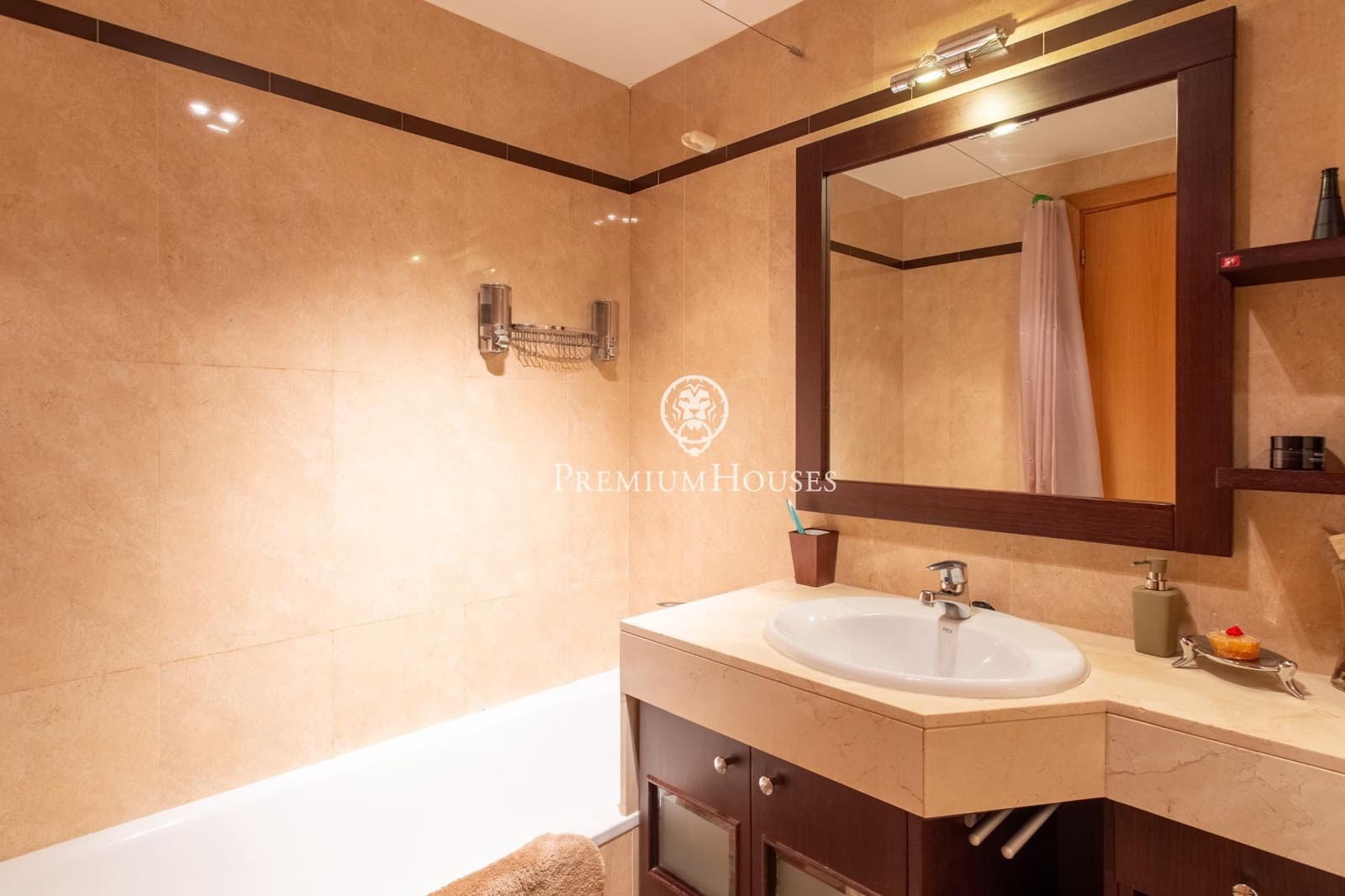 4 quarto Moradia em Banda para venda em Montgat com piscina - 1 230 000 € (Ref: 9679845)