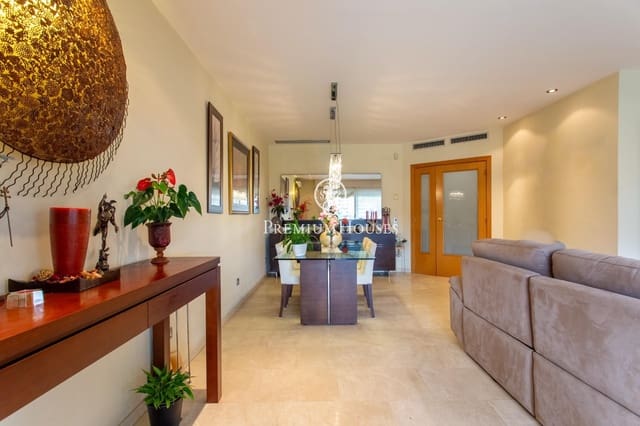 4 quarto Moradia em Banda para venda em Montgat com piscina - 1 230 000 € (Ref: 9679845)