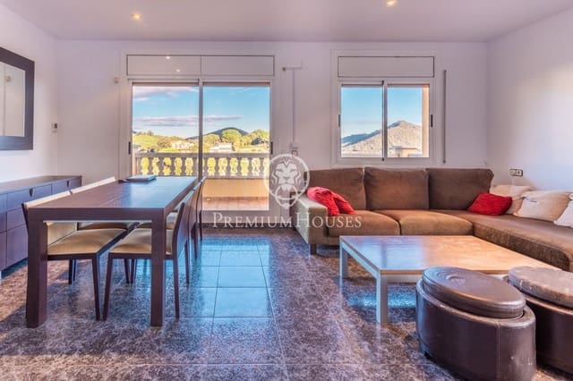 4 quarto Moradia para arrendar em Sant Cebrià de Vallalta com piscina - 2 500 € (Ref: 9679846)