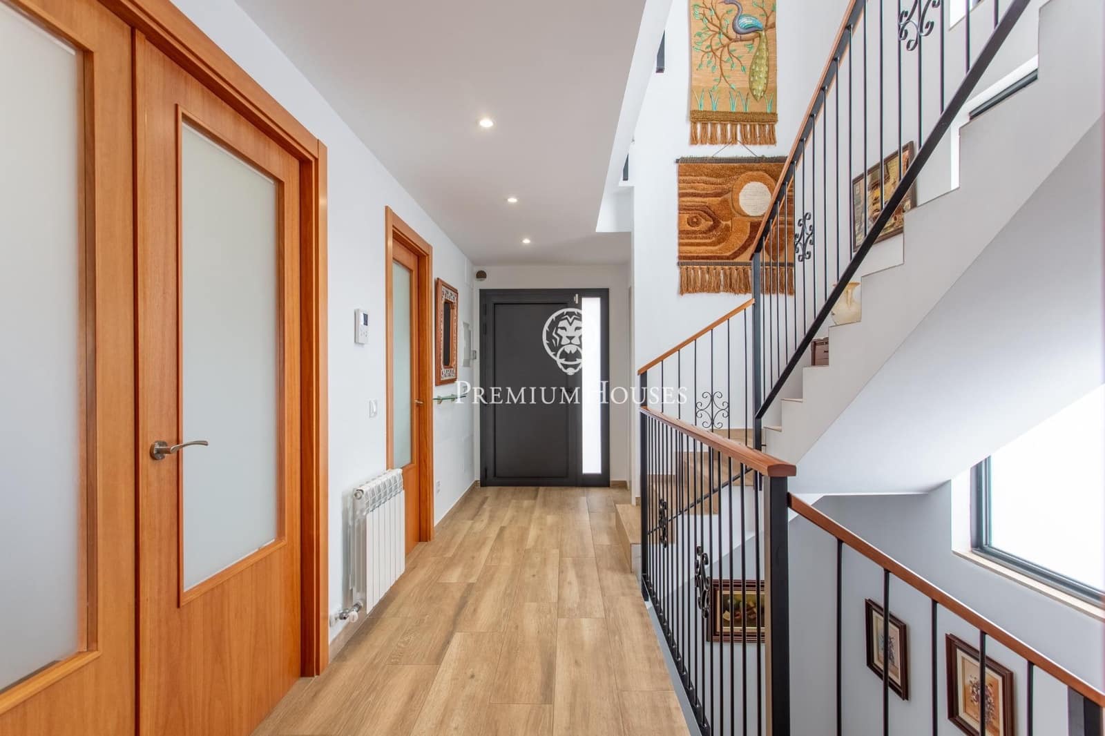 5 bedroom Villa for sale in Cabrera de Mar with pool garage - € 1,360,000 (Ref: 9686419)