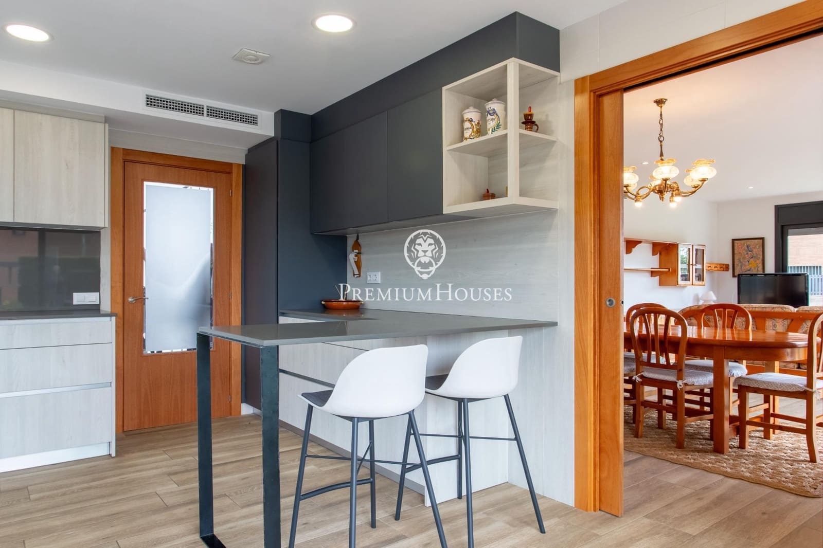 5 bedroom Villa for sale in Cabrera de Mar with pool garage - € 1,360,000 (Ref: 9686419)