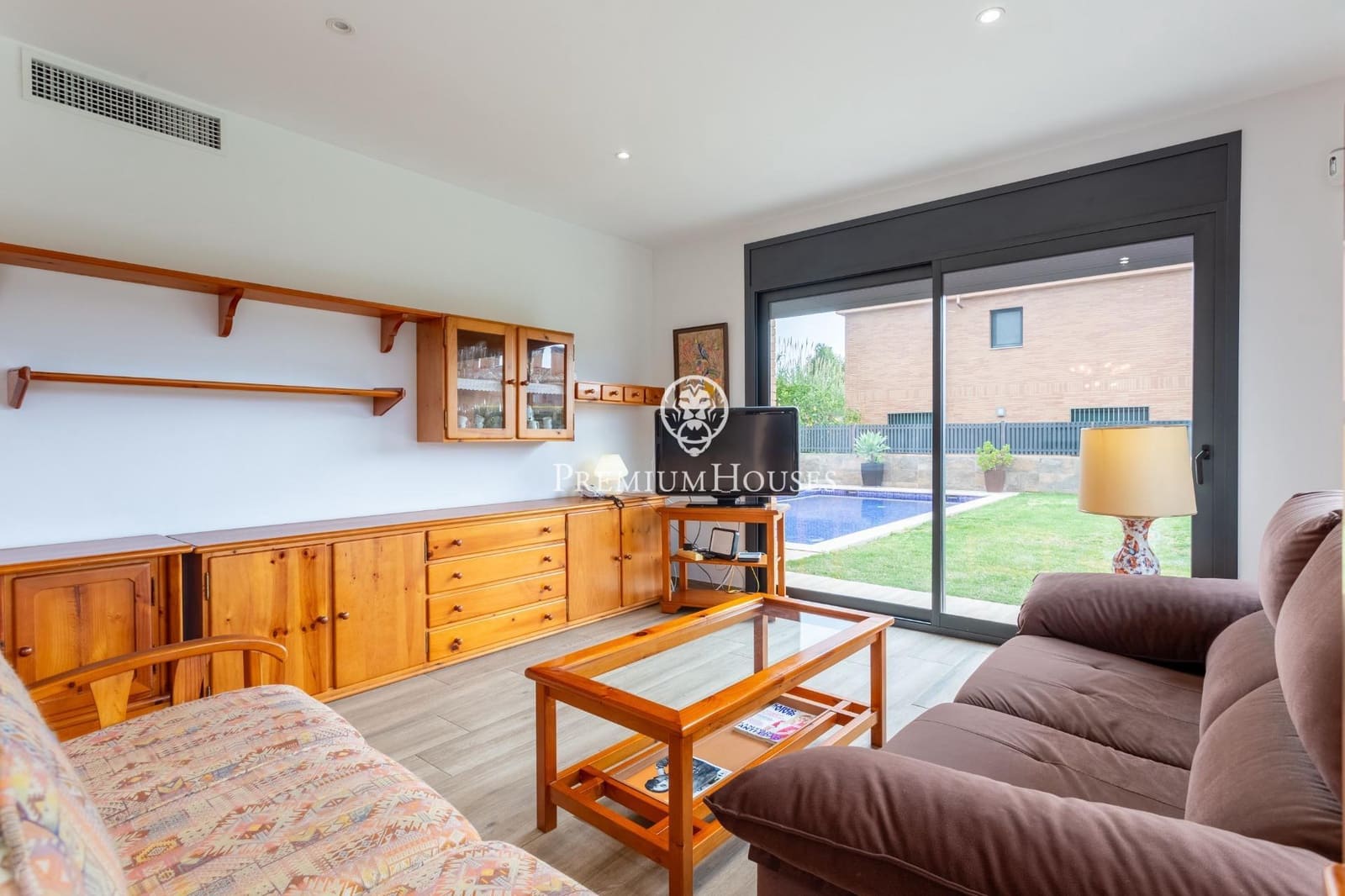 5 bedroom Villa for sale in Cabrera de Mar with pool garage - € 1,360,000 (Ref: 9686419)