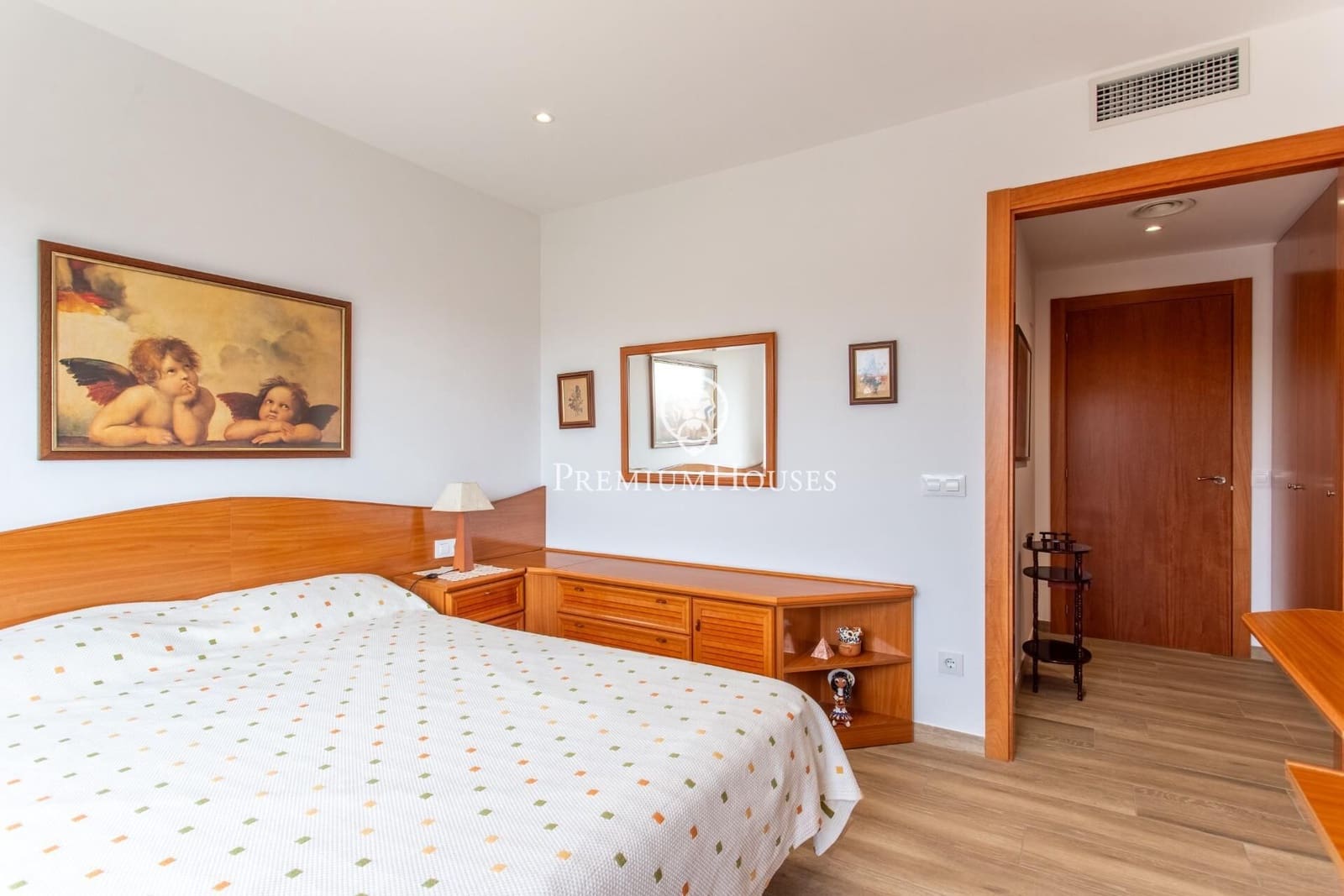 5 bedroom Villa for sale in Cabrera de Mar with pool garage - € 1,360,000 (Ref: 9686419)