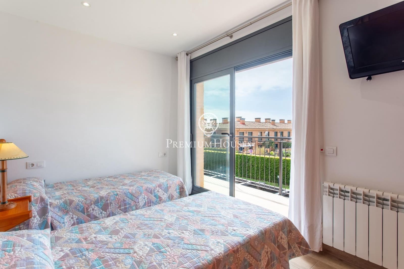 5 bedroom Villa for sale in Cabrera de Mar with pool garage - € 1,360,000 (Ref: 9686419)