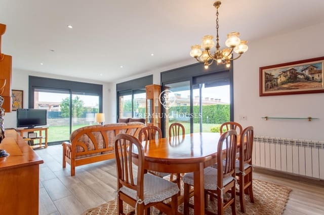 5 soverom Villa til salgs i Cabrera de Mar med svømmebasseng garasje - € 1 360 000 (Ref: 9686419)