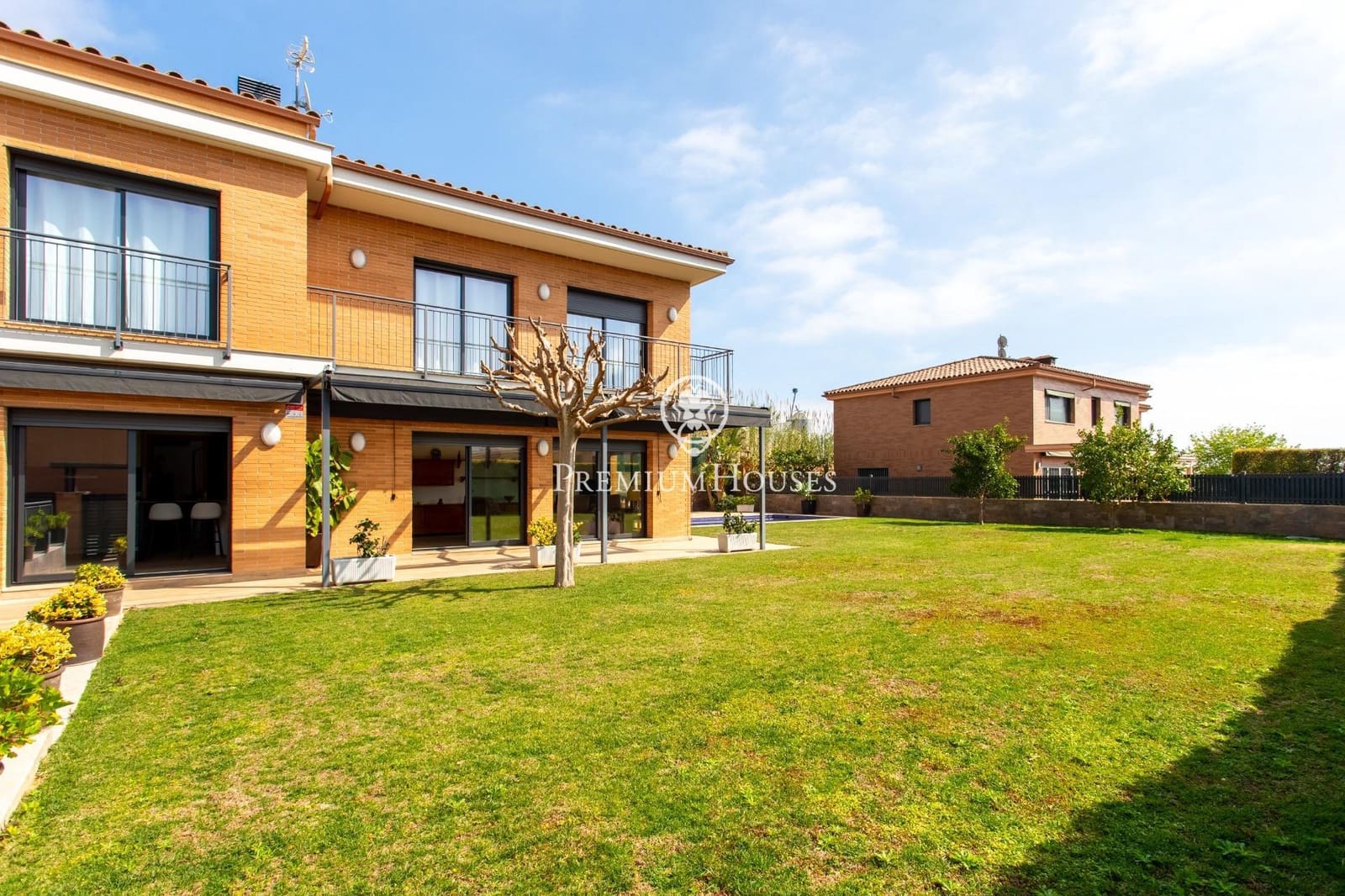 5 bedroom Villa for sale in Cabrera de Mar with pool garage - € 1,360,000 (Ref: 9686419)