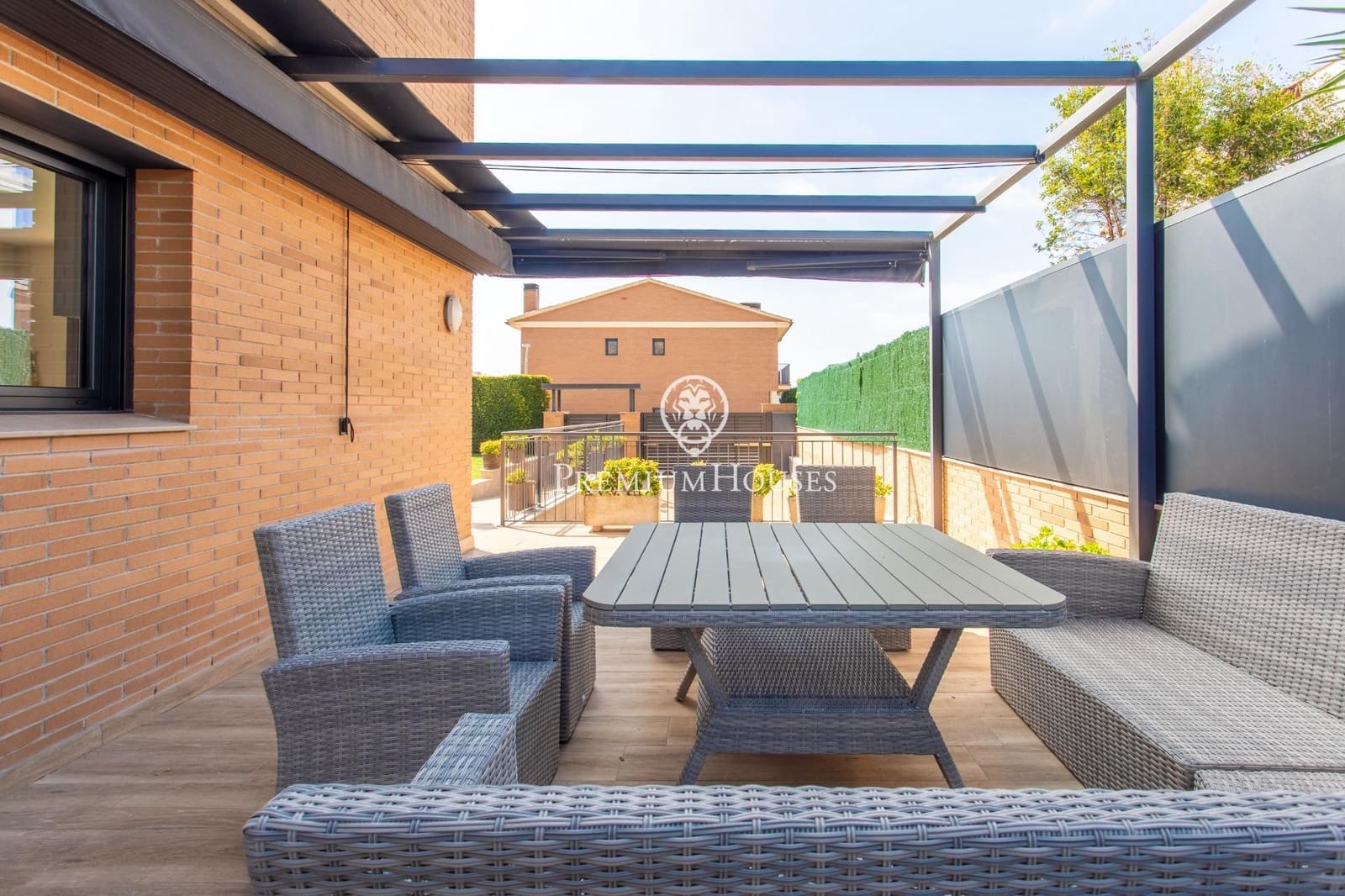 5 bedroom Villa for sale in Cabrera de Mar with pool garage - € 1,360,000 (Ref: 9686419)