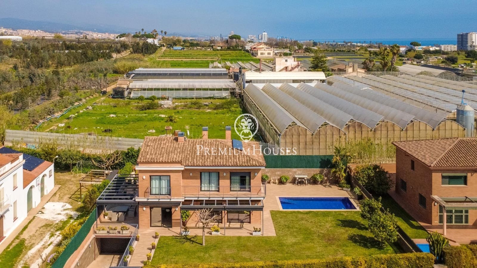 5 bedroom Villa for sale in Cabrera de Mar with pool garage - € 1,360,000 (Ref: 9686419)