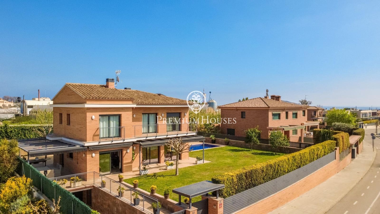 5 bedroom Villa for sale in Cabrera de Mar with pool garage - € 1,360,000 (Ref: 9686419)