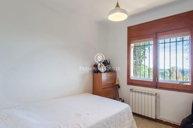 7 bedroom Villa for sale in Sant Cebrià de Vallalta - € 450,000 (Ref: 9690595)