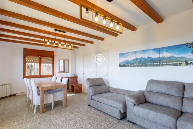 7 bedroom Villa for sale in Sant Cebrià de Vallalta - € 450,000 (Ref: 9690595)