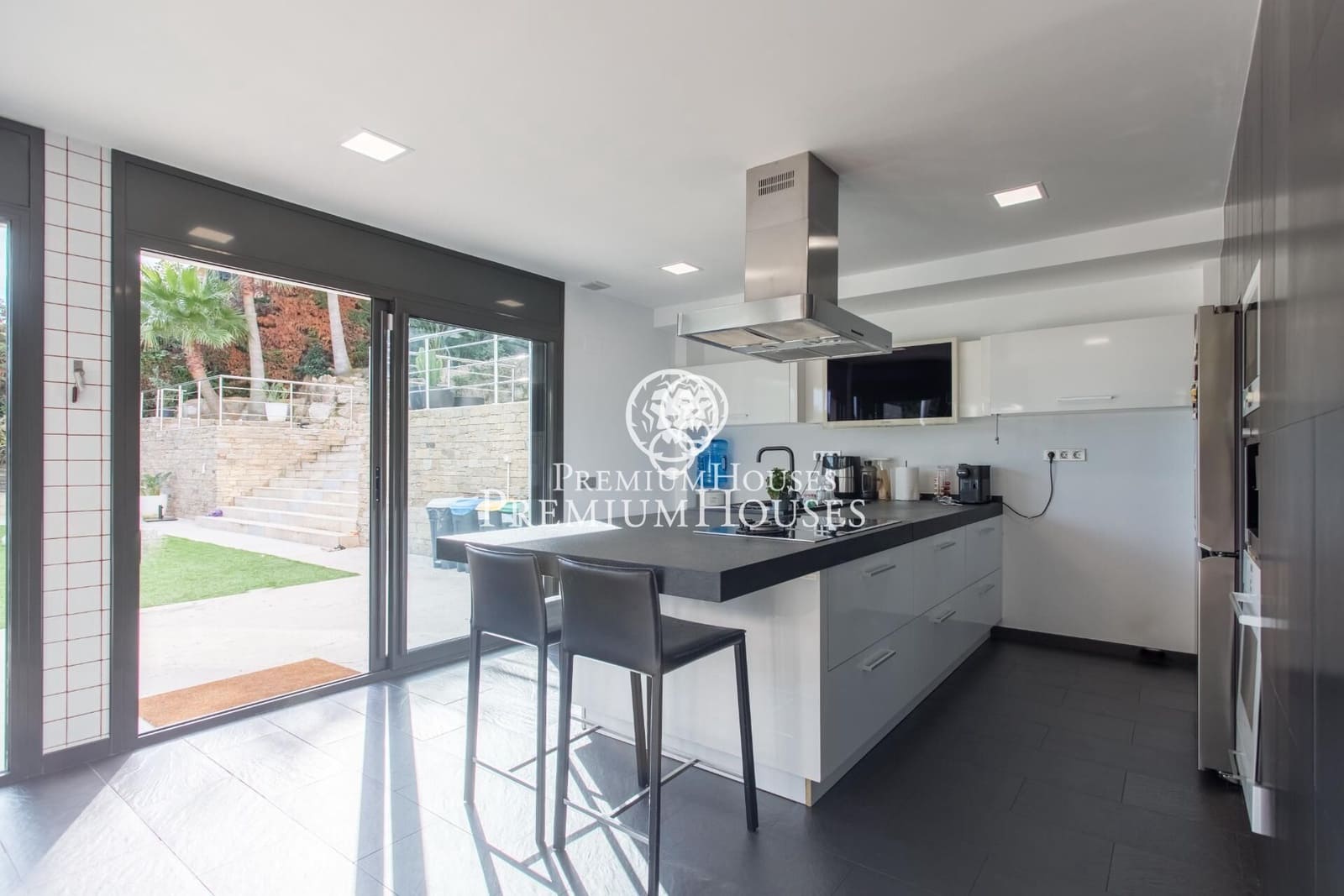 4 Zimmer Villa zu verkaufen in Sant Andreu de Llavaneres mit Pool - 1.400.000 € (Ref: 9714930)