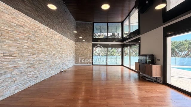 4 Zimmer Villa zu verkaufen in Sant Andreu de Llavaneres mit Pool - 1.400.000 € (Ref: 9714930)