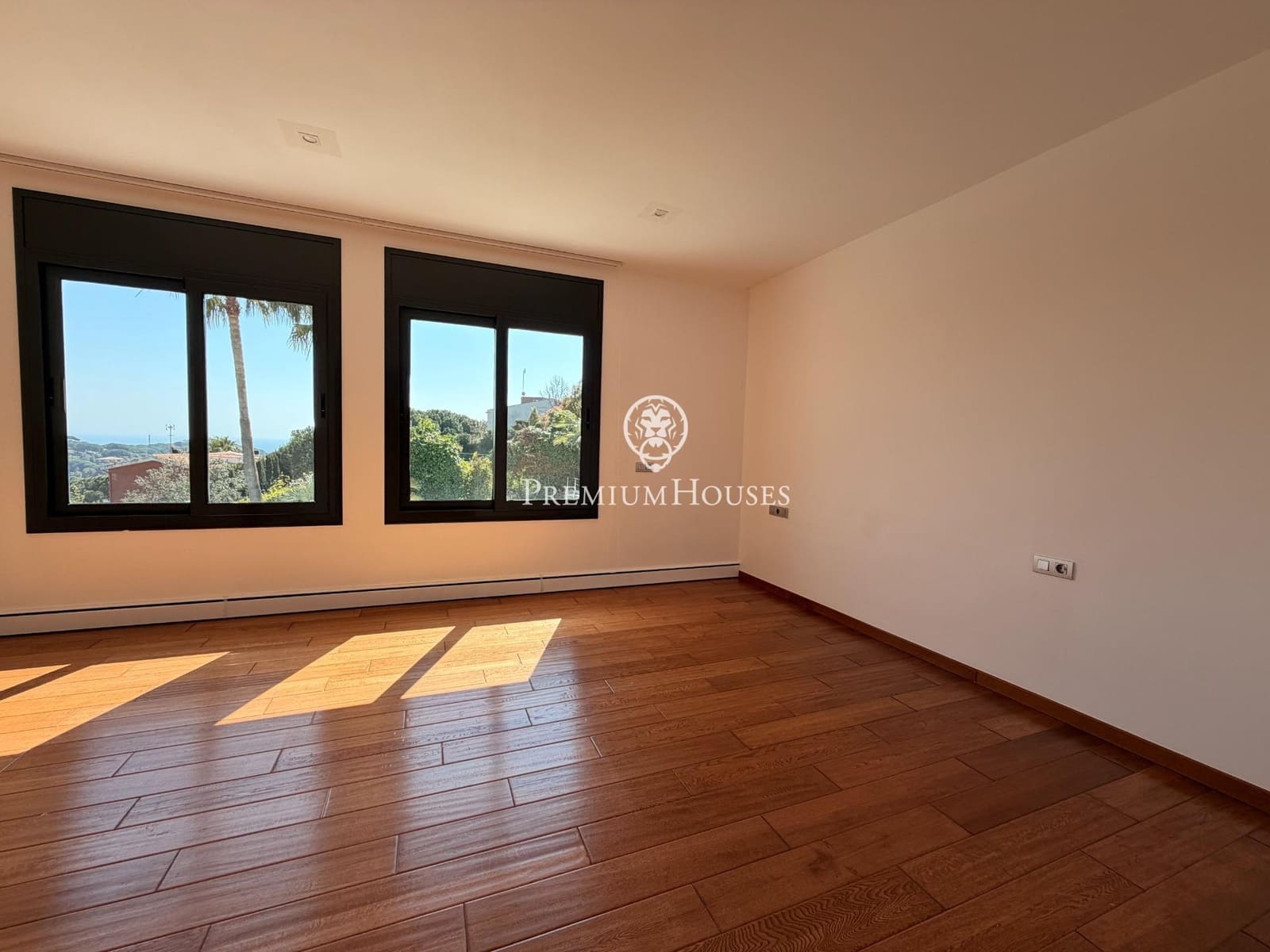 4 Zimmer Villa zu verkaufen in Sant Andreu de Llavaneres mit Pool - 1.400.000 € (Ref: 9714930)
