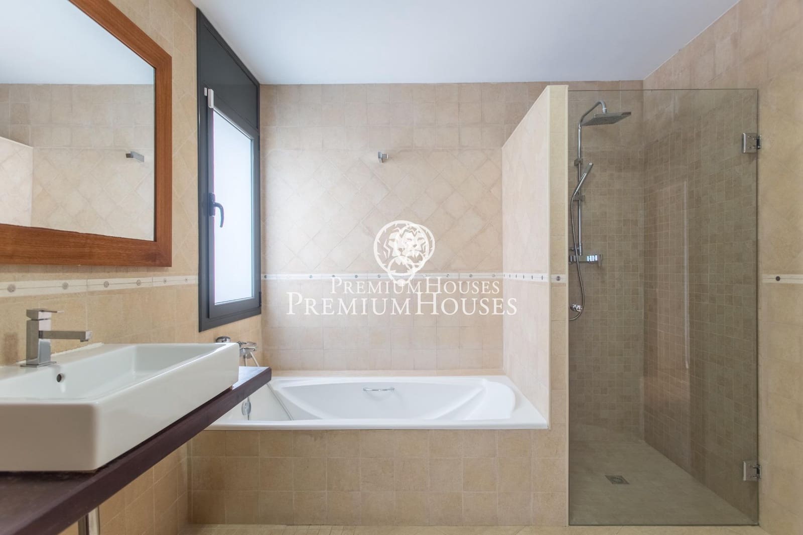 4 Zimmer Villa zu verkaufen in Sant Andreu de Llavaneres mit Pool - 1.400.000 € (Ref: 9714930)