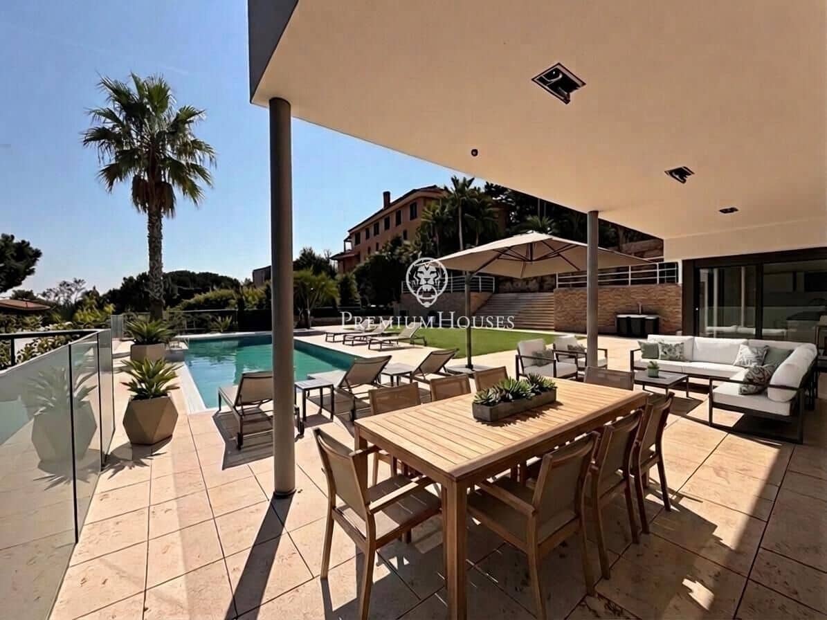 4 bedroom Villa for sale in Sant Andreu de Llavaneres with pool garage - € 1,275,000 (Ref: 9714930)