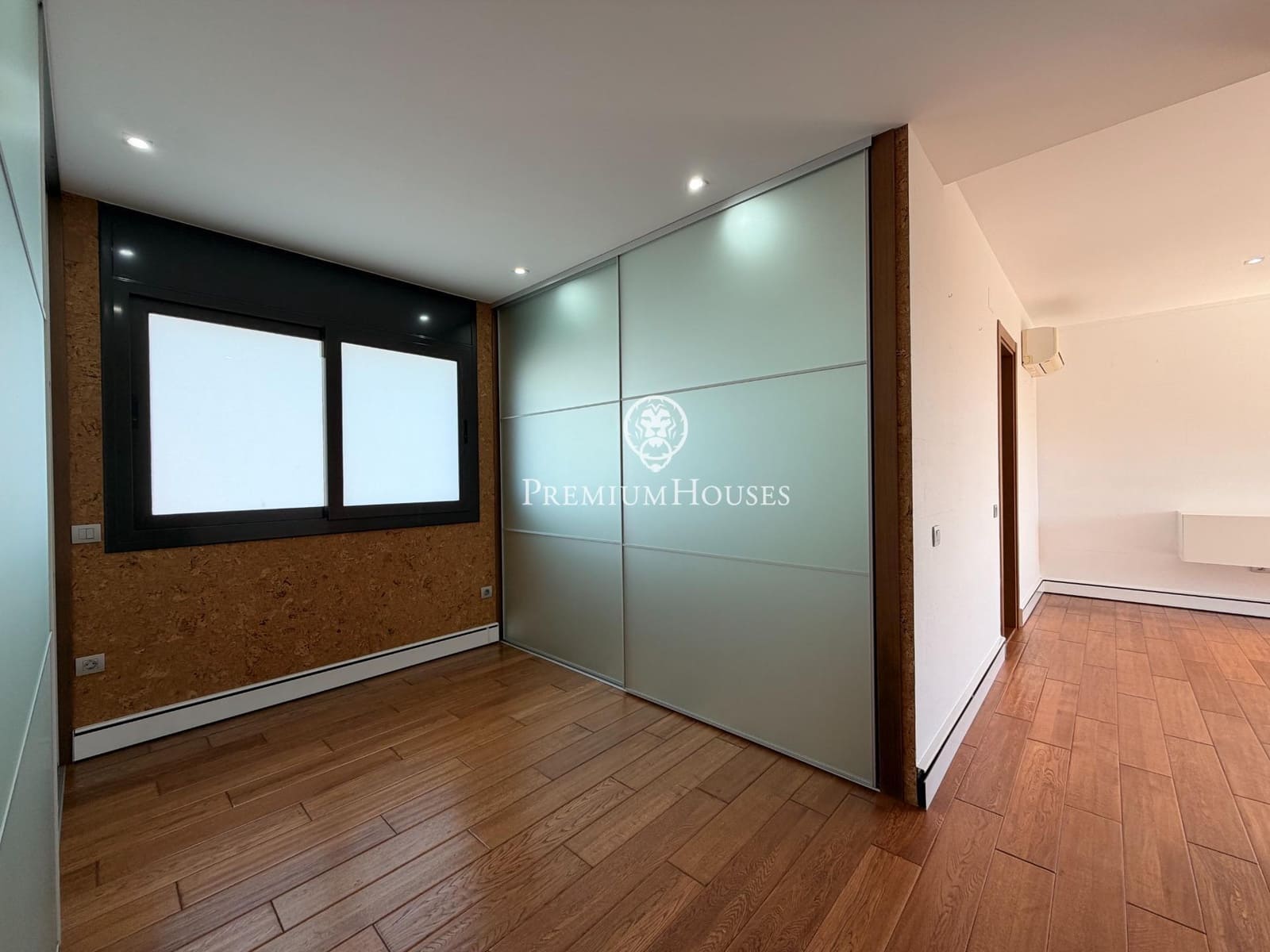 4 bedroom Villa for sale in Sant Andreu de Llavaneres with pool garage - € 1,275,000 (Ref: 9714930)