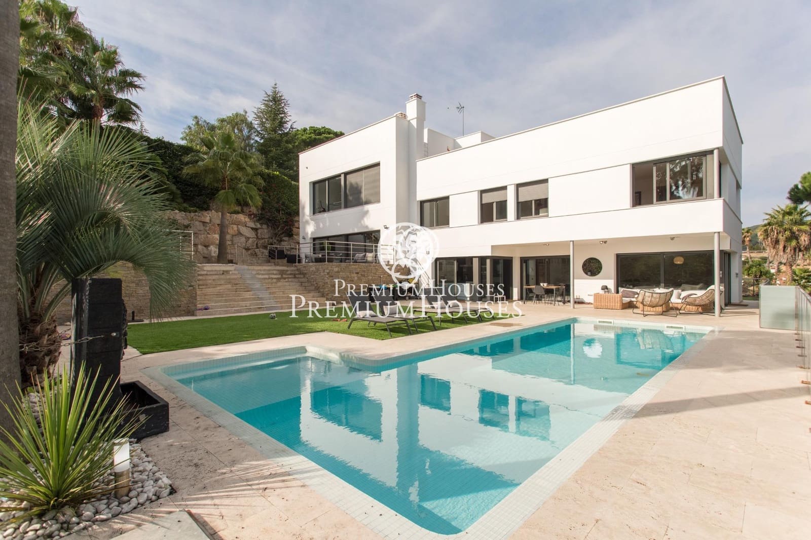 4 bedroom Villa for sale in Sant Andreu de Llavaneres with pool garage - € 1,275,000 (Ref: 9714930)