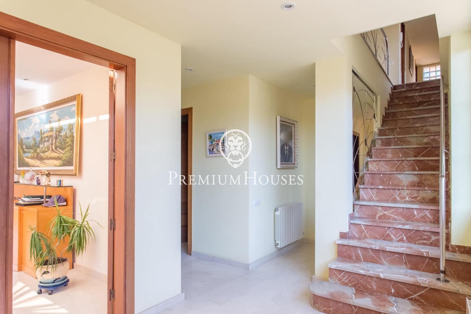 4 slaapkamer Villa te koop in Sant Vicenc de Montalt met zwembad garage - € 1.085.000 (Ref: 9721697)