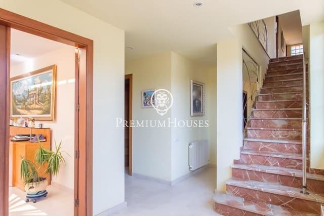 4 camera da letto Villa in vendita in Sant Vicenç de Montalt con piscina garage - 1.085.000 € (Rif: 9721697)