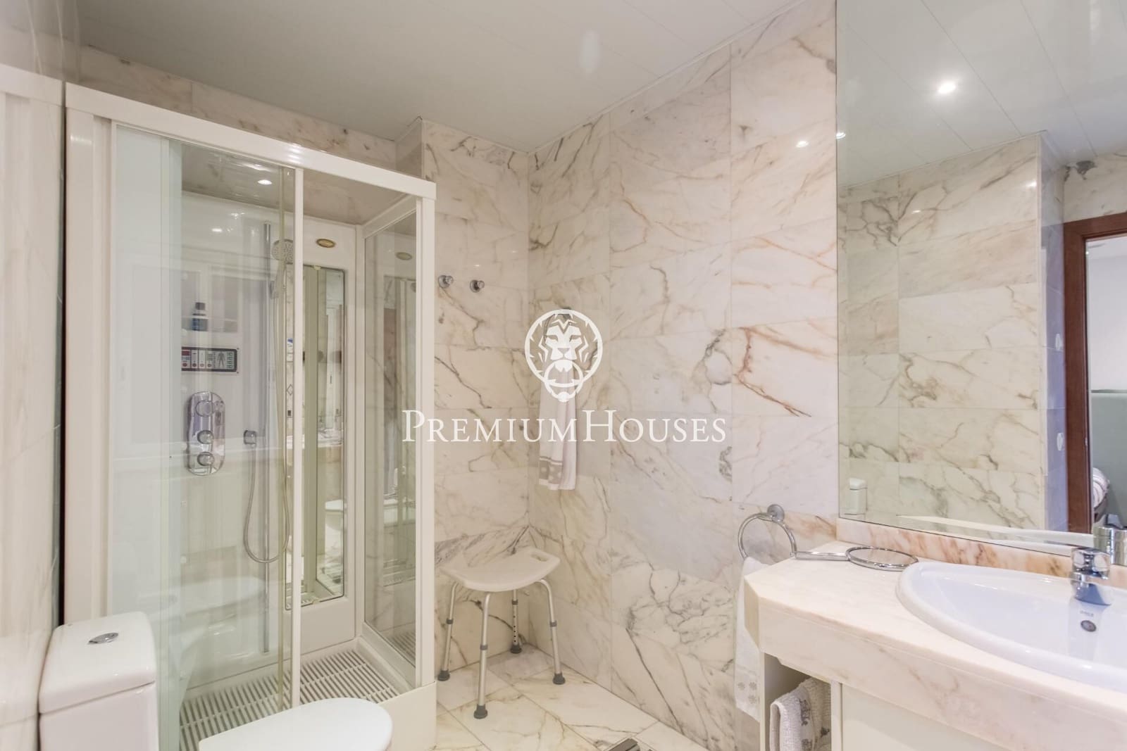 4 slaapkamer Villa te koop in Sant Vicenc de Montalt met zwembad garage - € 1.085.000 (Ref: 9721697)