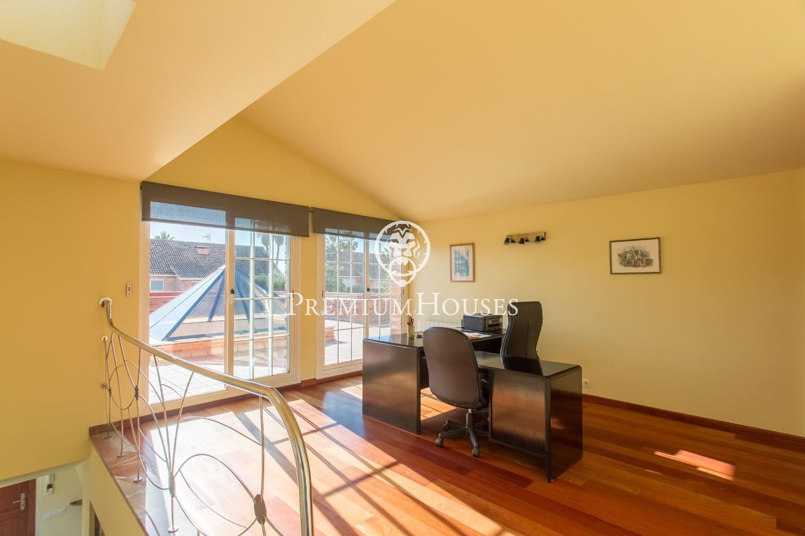 4 slaapkamer Villa te koop in Sant Vicenc de Montalt met zwembad garage - € 1.085.000 (Ref: 9721697)