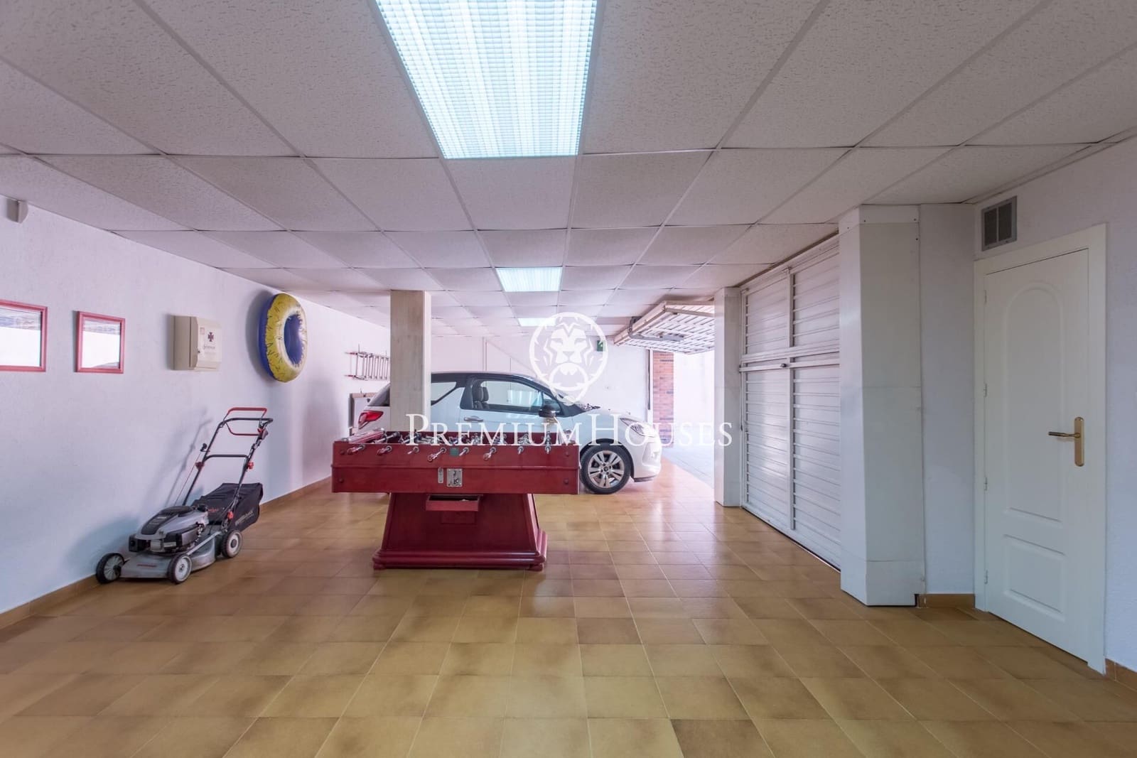 4 slaapkamer Villa te koop in Sant Vicenc de Montalt met zwembad garage - € 1.085.000 (Ref: 9721697)