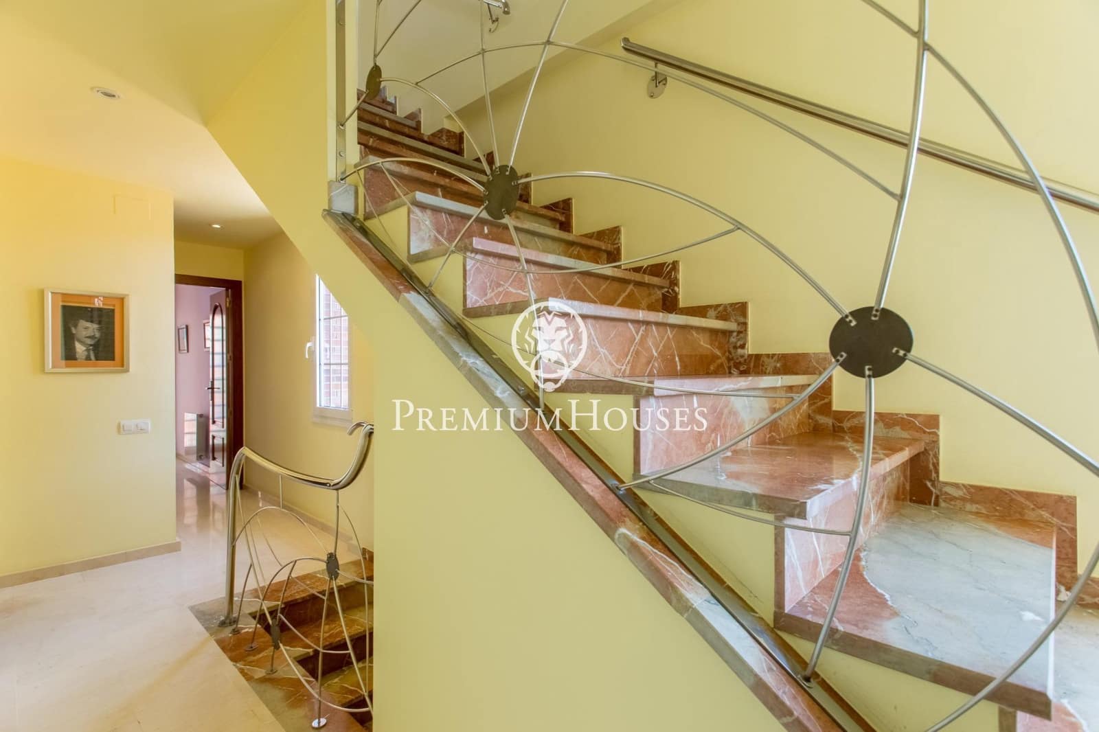 4 slaapkamer Villa te koop in Sant Vicenc de Montalt met zwembad garage - € 1.085.000 (Ref: 9721697)