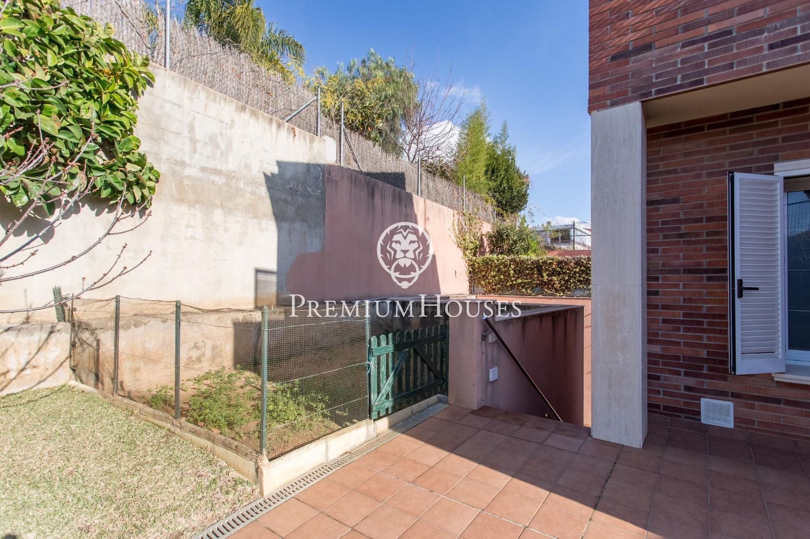 4 slaapkamer Villa te koop in Sant Vicenc de Montalt met zwembad garage - € 1.085.000 (Ref: 9721697)