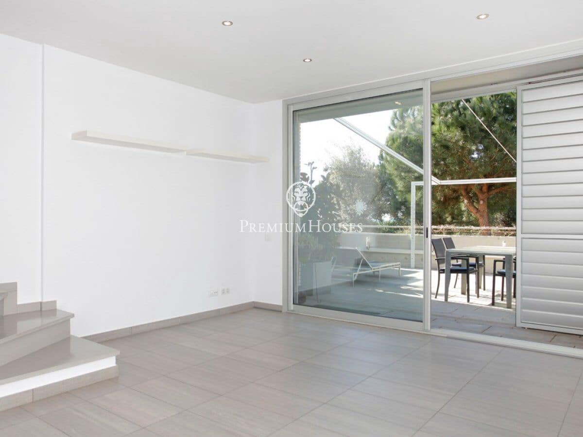 3 chambre Villa/Maison Mitoyenne à vendre à Sant Pol de Mar avec piscine - 510 000 € (Ref: 9735581)