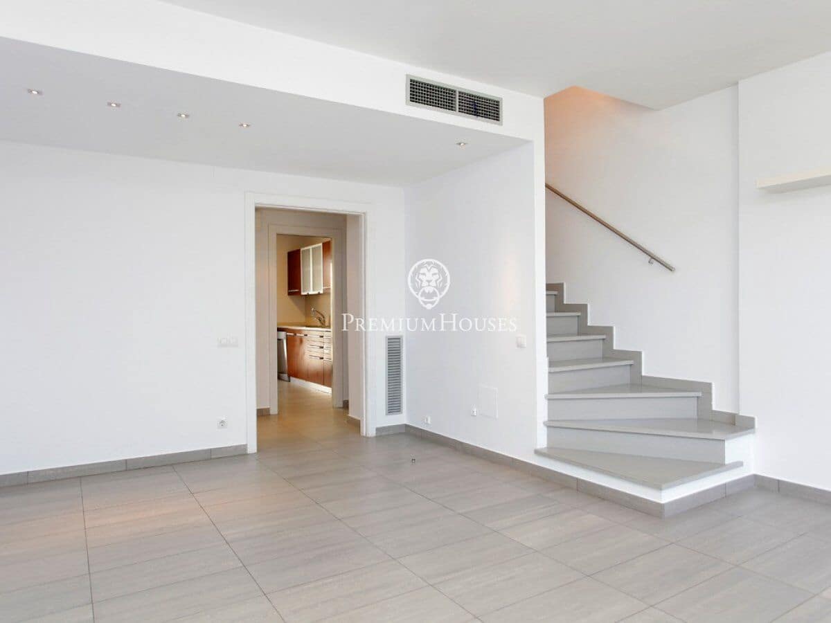 3 chambre Villa/Maison Mitoyenne à vendre à Sant Pol de Mar avec piscine - 510 000 € (Ref: 9735581)