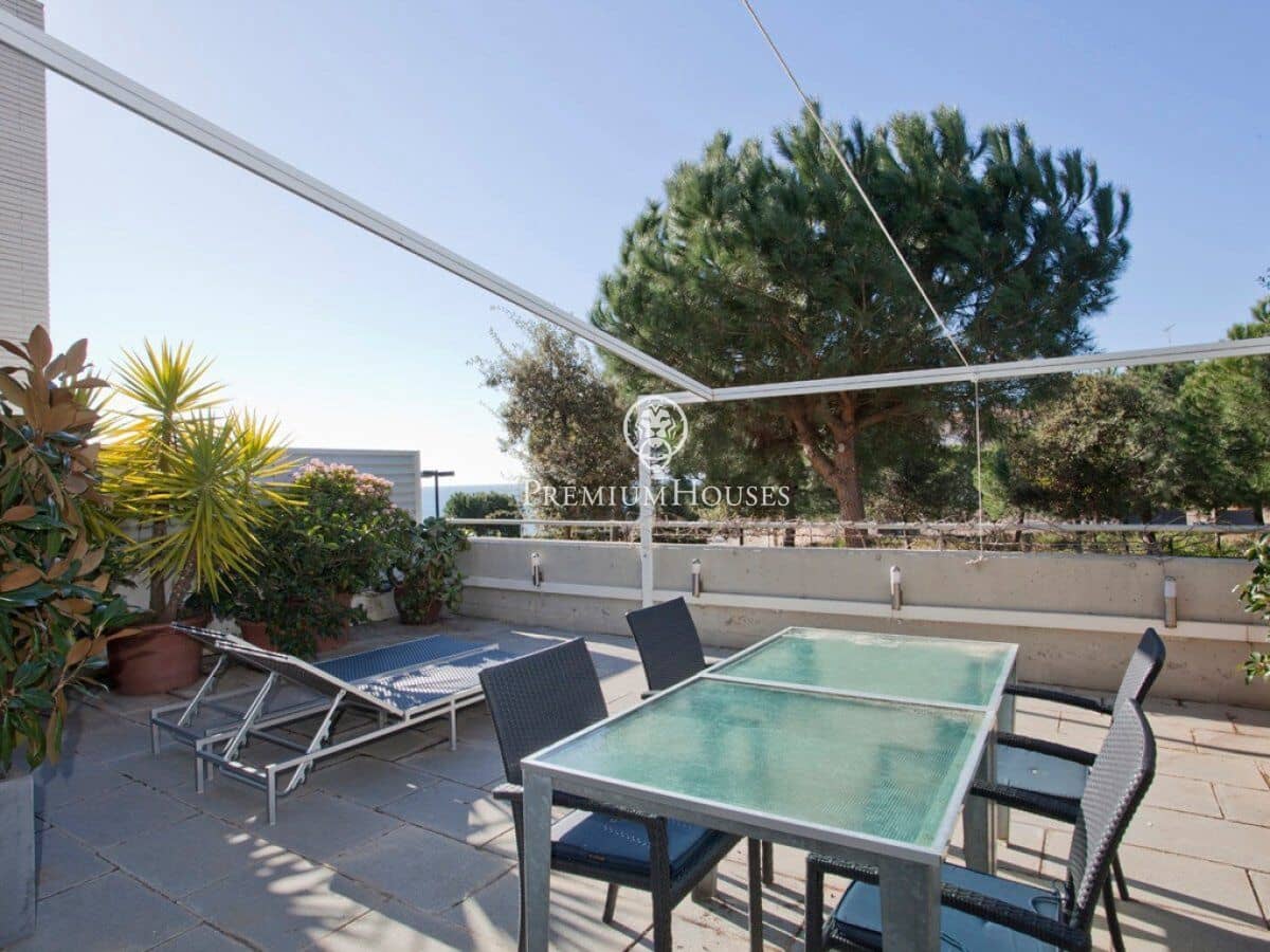 3 chambre Villa/Maison Mitoyenne à vendre à Sant Pol de Mar avec piscine - 510 000 € (Ref: 9735581)