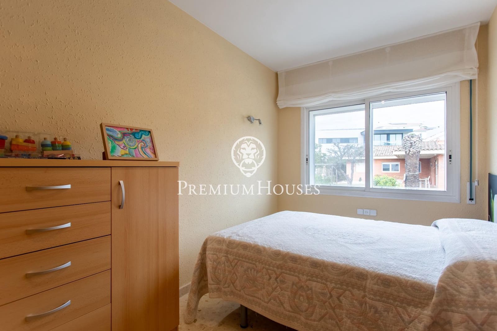 9 bedroom Semi-detached Villa for sale in Badalona with garage - € 1,395,000 (Ref: 9743130)