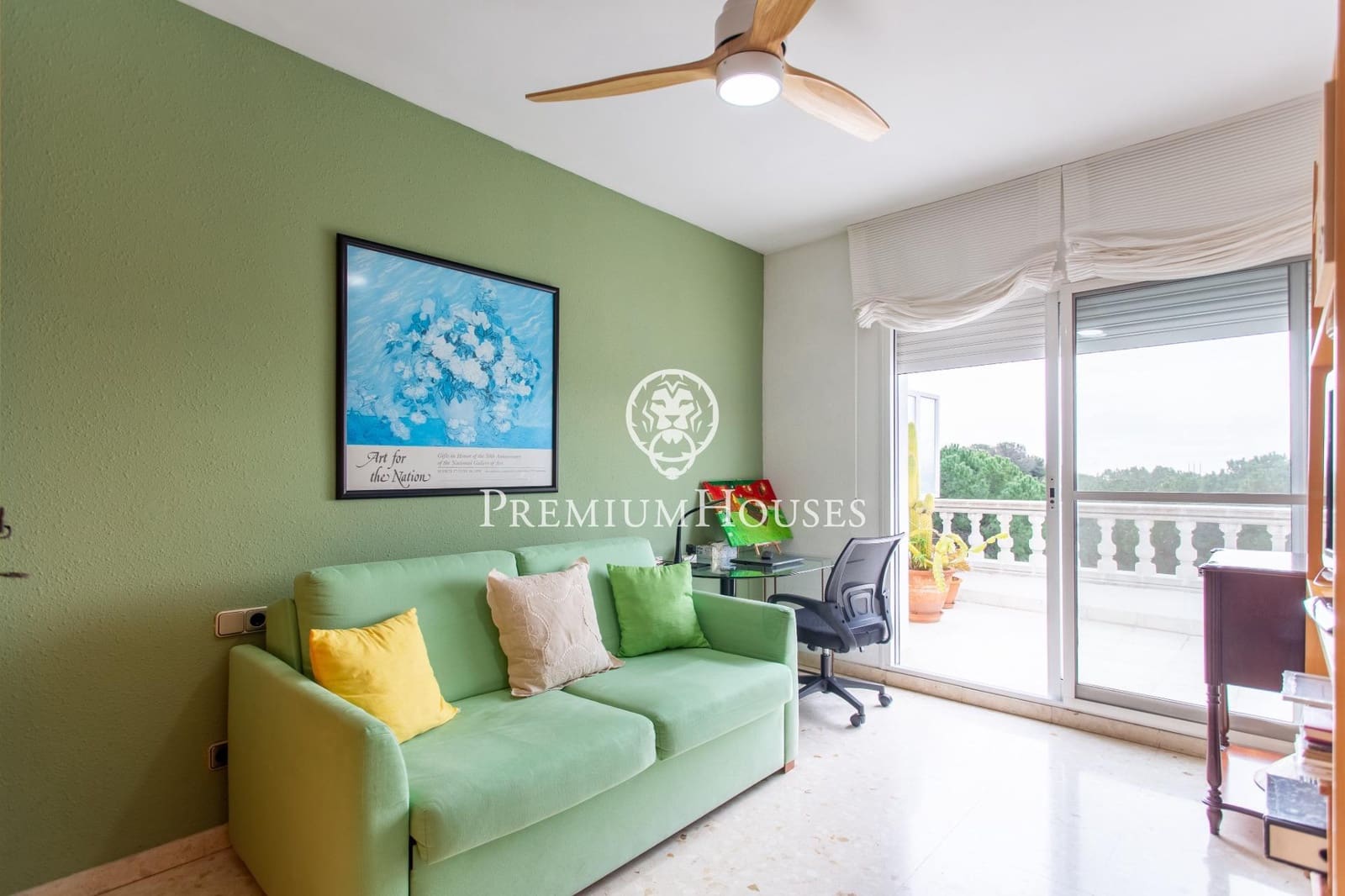 9 bedroom Semi-detached Villa for sale in Badalona with garage - € 1,395,000 (Ref: 9743130)