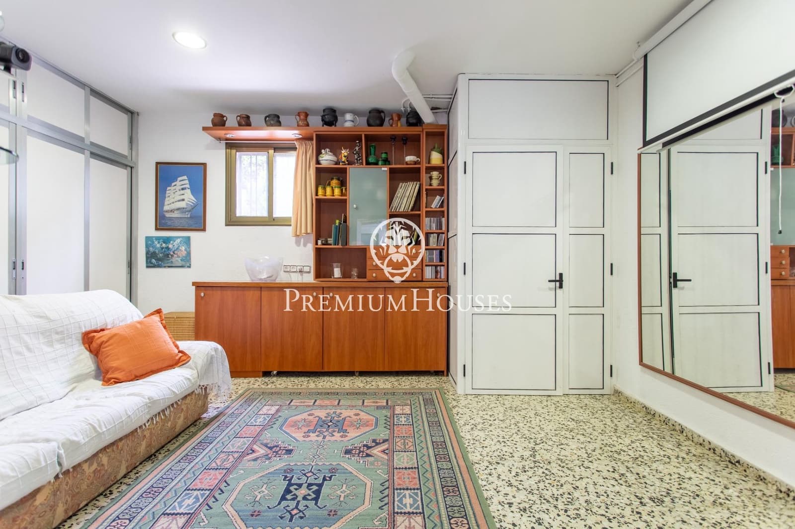 9 bedroom Semi-detached Villa for sale in Badalona with garage - € 1,395,000 (Ref: 9743130)