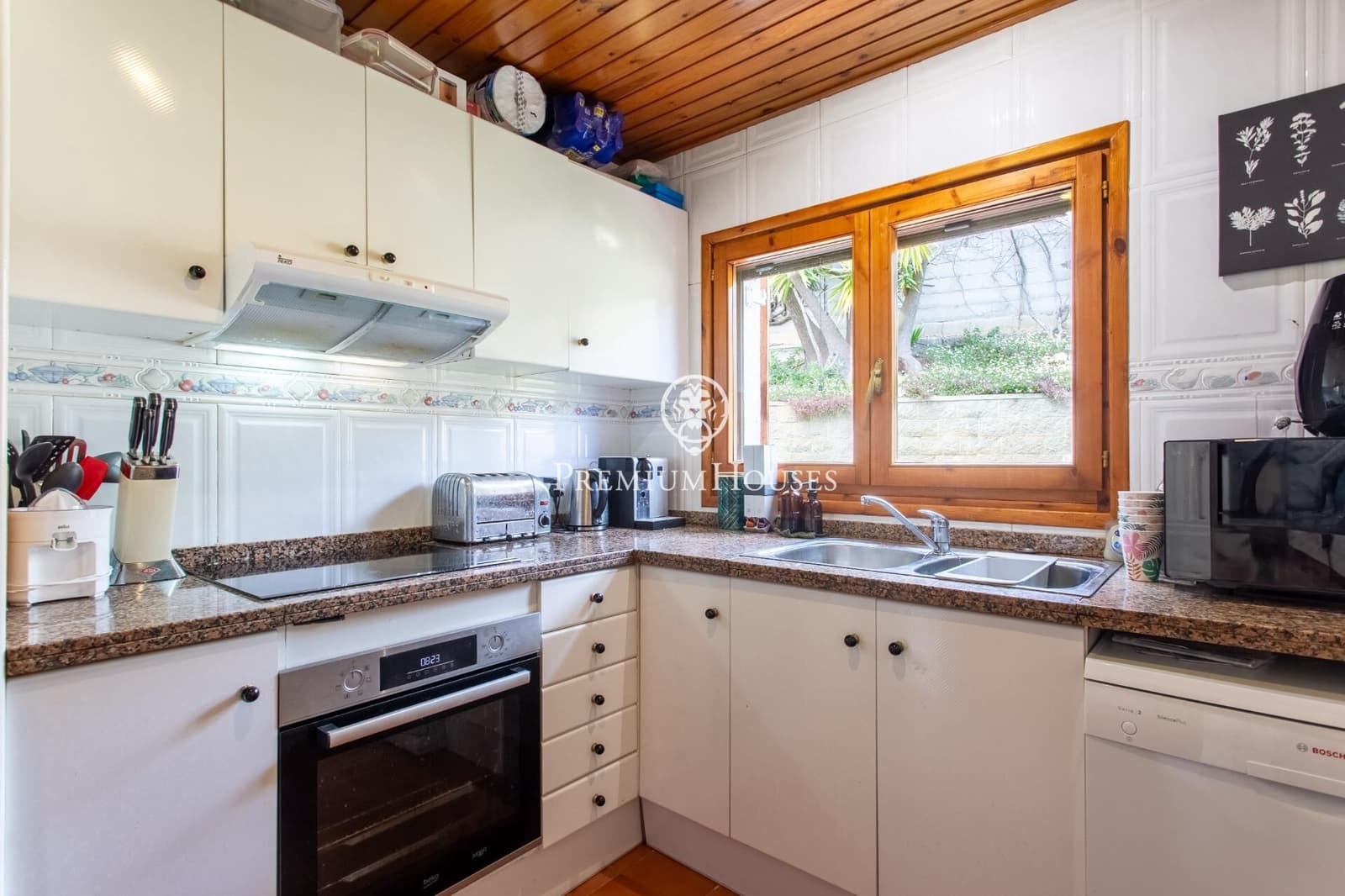 4 soveværelse Villa til salg i Sant Cebria de Vallalta med swimmingpool garage - € 540.000 (Ref: 9747044)