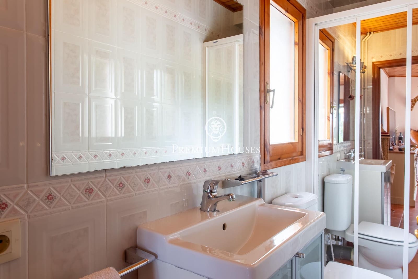 4 soveværelse Villa til salg i Sant Cebria de Vallalta med swimmingpool garage - € 540.000 (Ref: 9747044)