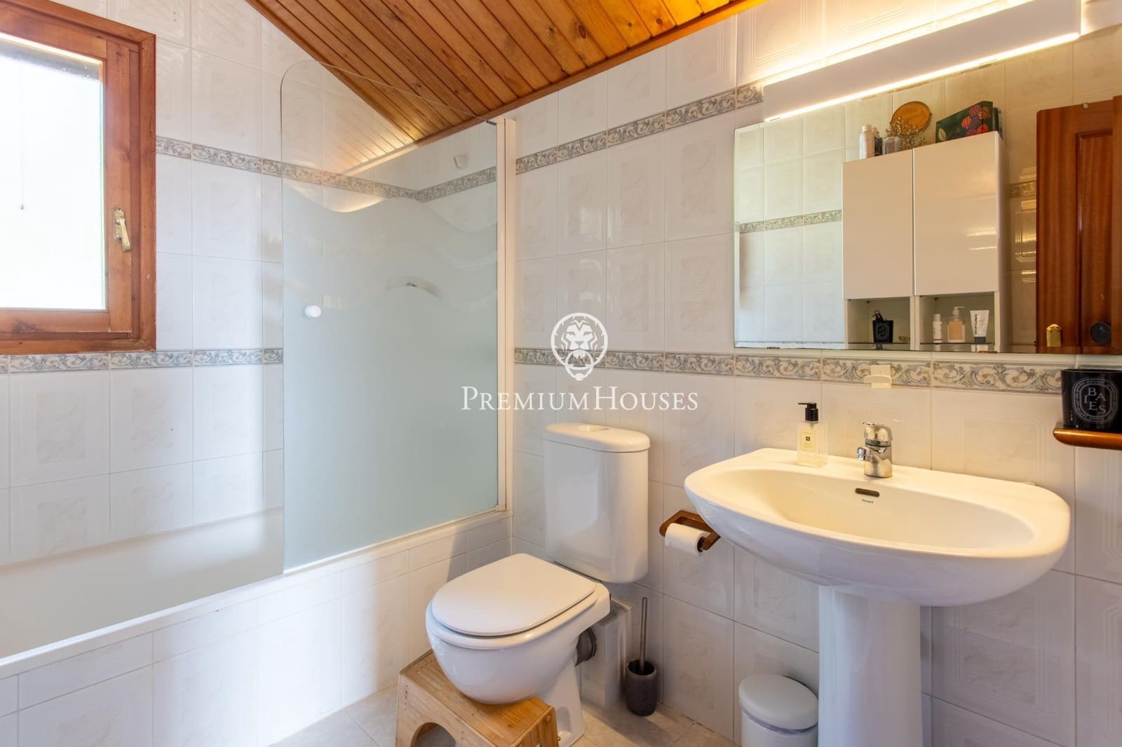 4 soveværelse Villa til salg i Sant Cebria de Vallalta med swimmingpool garage - € 540.000 (Ref: 9747044)