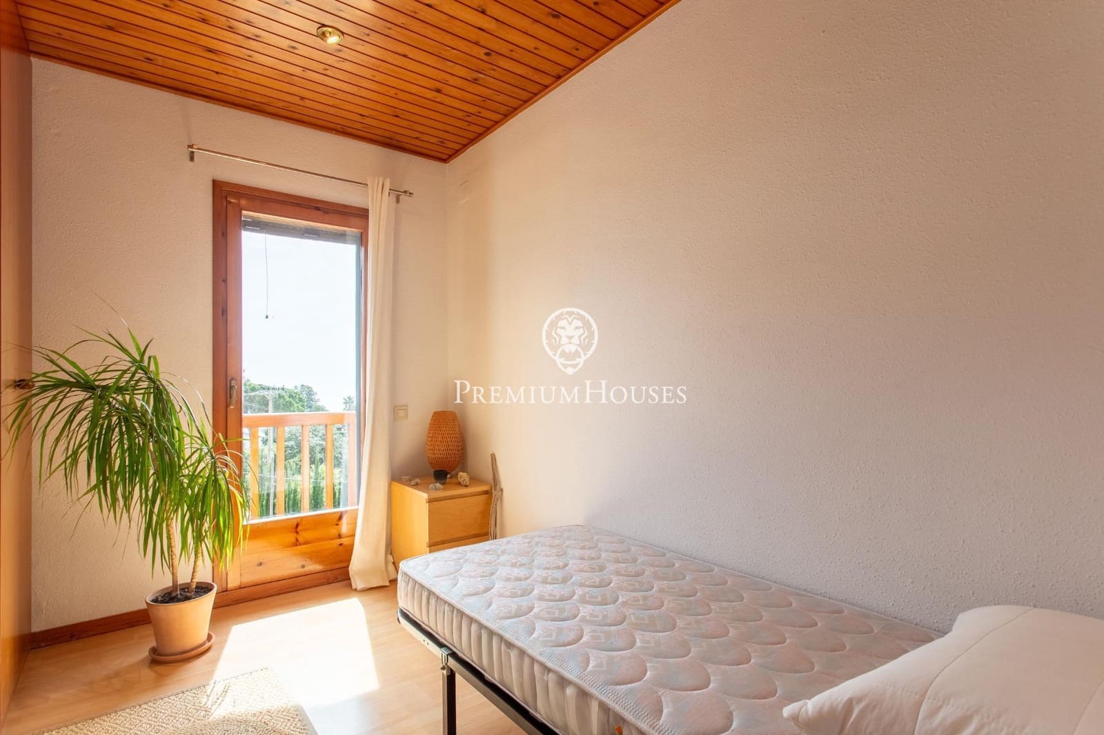 4 soveværelse Villa til salg i Sant Cebria de Vallalta med swimmingpool garage - € 540.000 (Ref: 9747044)