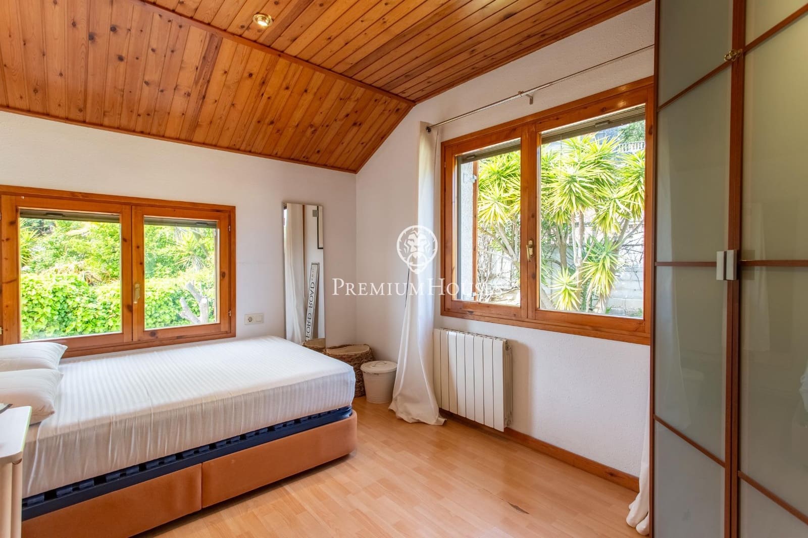 4 soveværelse Villa til salg i Sant Cebria de Vallalta med swimmingpool garage - € 540.000 (Ref: 9747044)