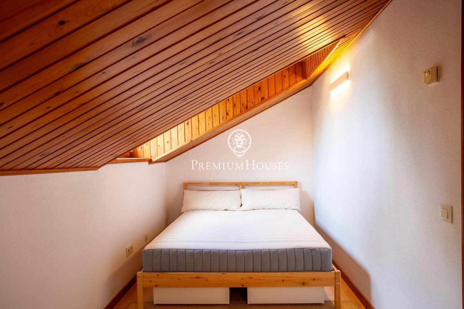 4 soveværelse Villa til salg i Sant Cebria de Vallalta med swimmingpool garage - € 540.000 (Ref: 9747044)